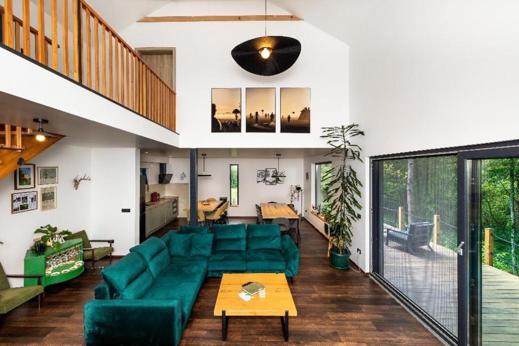 슬루니 Tree Elements Treehouse Retreat 아파트 외부 사진
