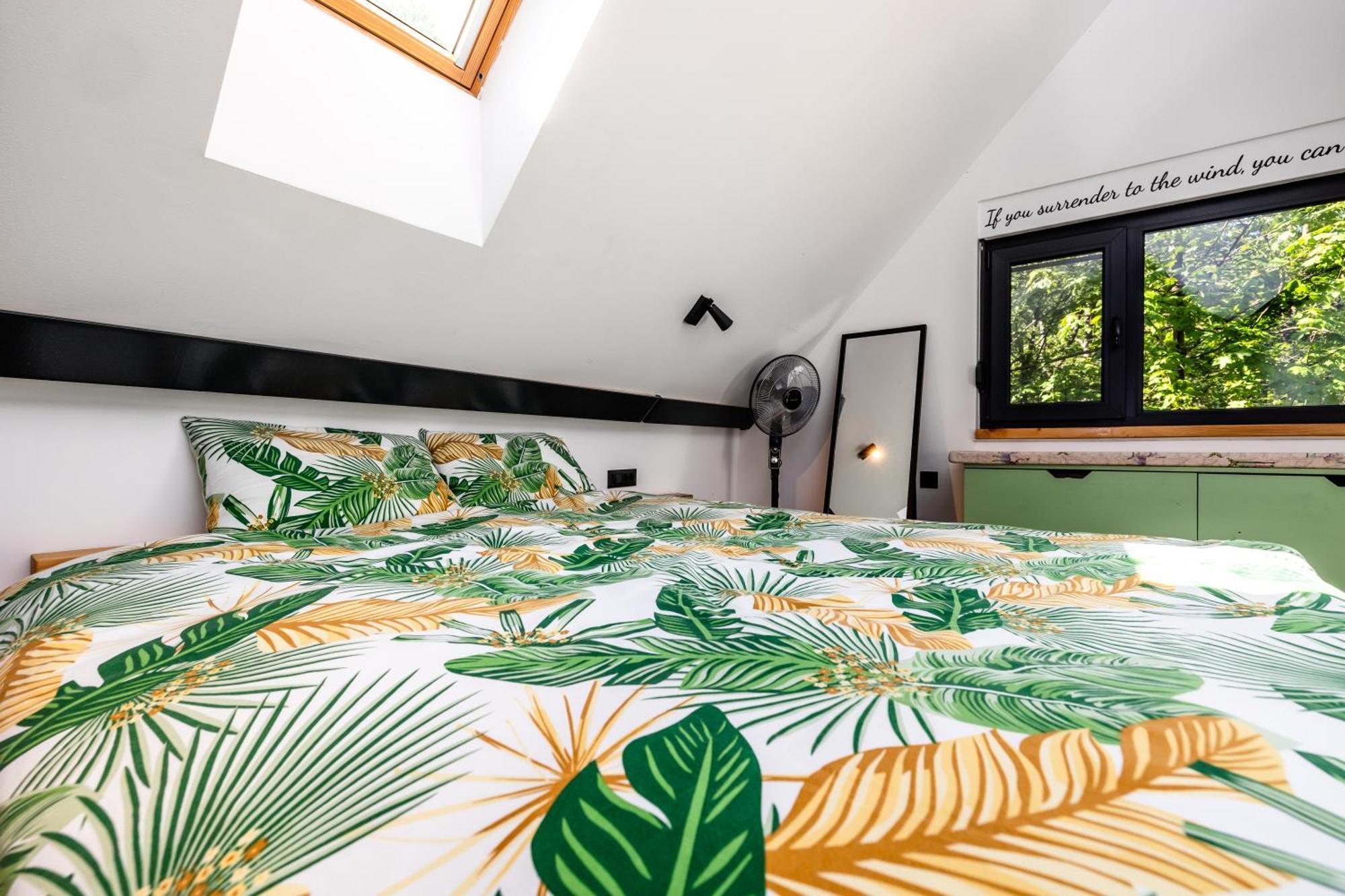 슬루니 Tree Elements Treehouse Retreat 아파트 외부 사진