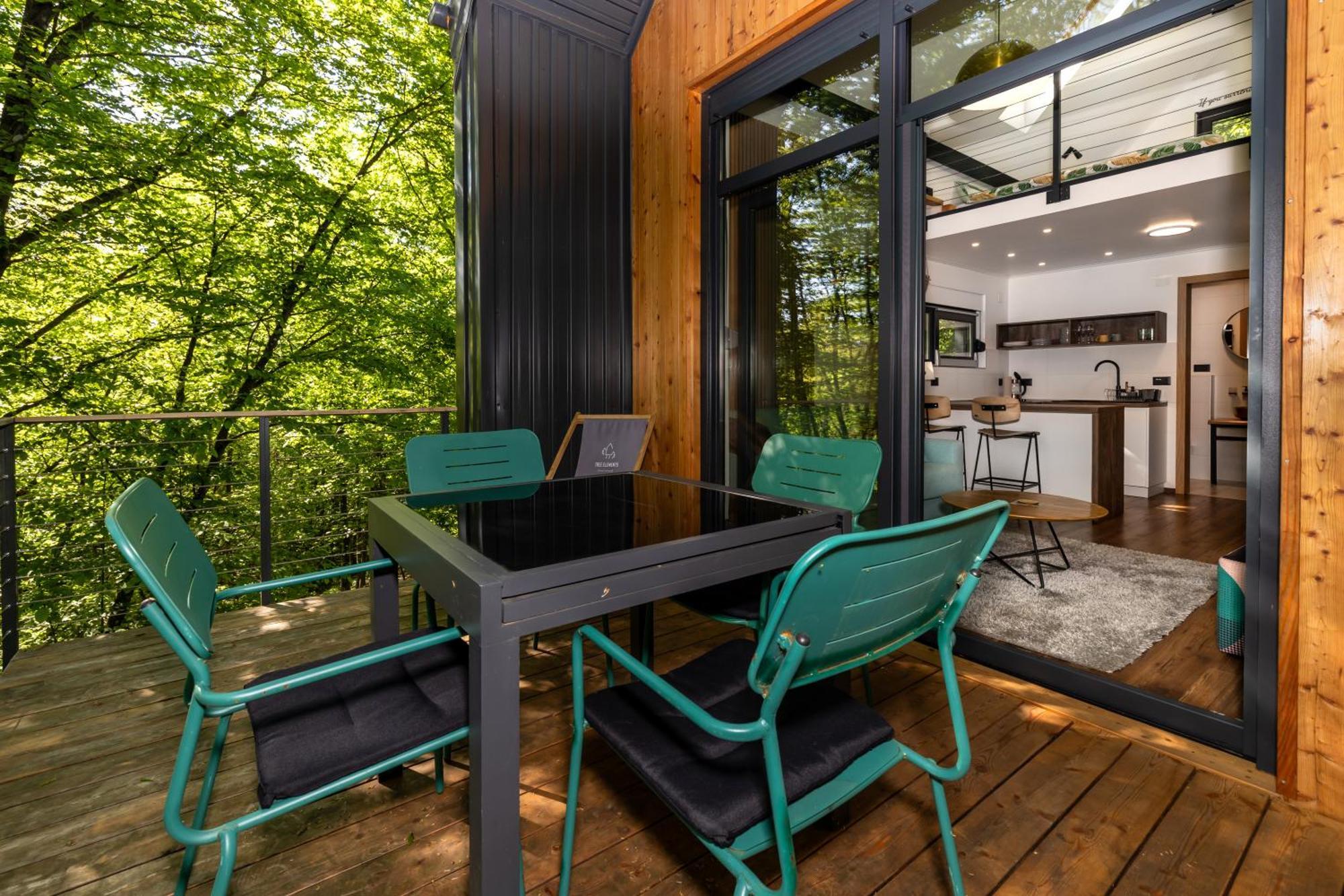 슬루니 Tree Elements Treehouse Retreat 아파트 객실 사진