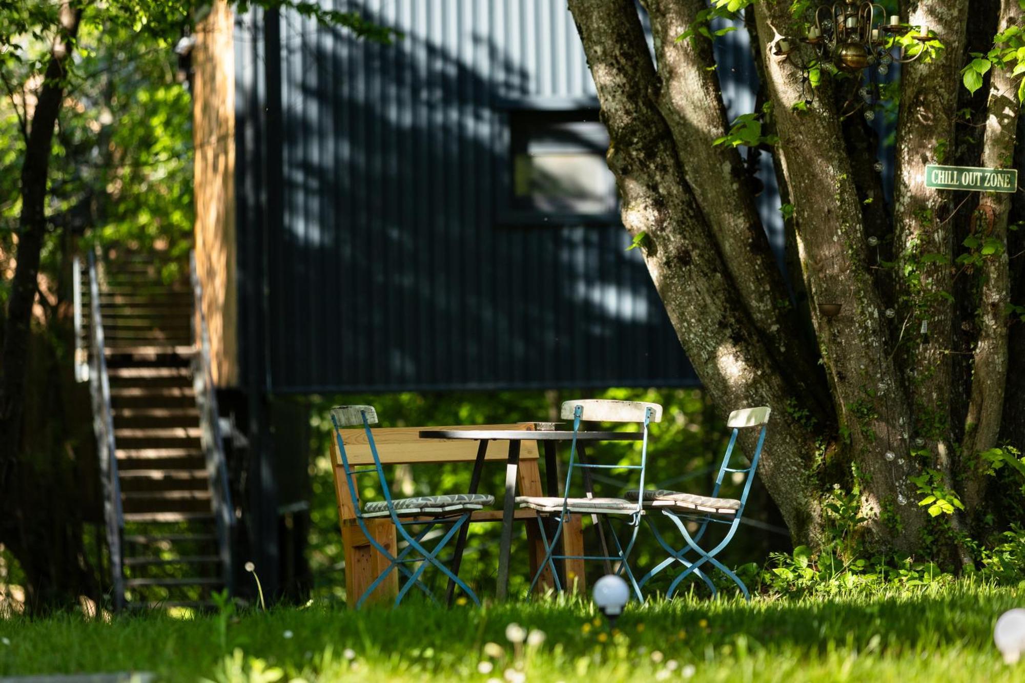 슬루니 Tree Elements Treehouse Retreat 아파트 외부 사진